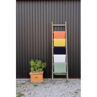 Lisa hat eine recycelte Decke