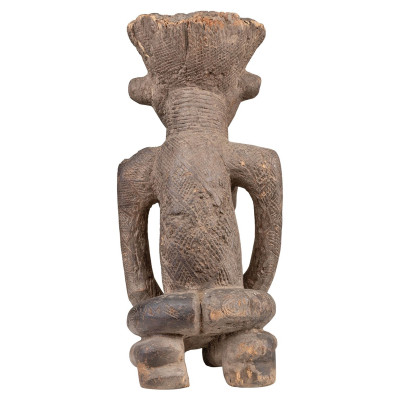 Dengese-Ahnen-Skulptur