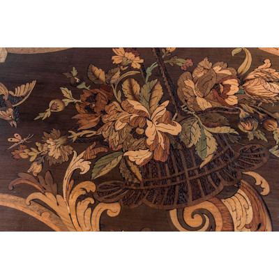 Napoléon III-Tisch mit polychromem Blumendekor