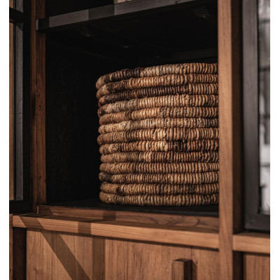 Obrys skříň se 4 dveřmi a 1 policí