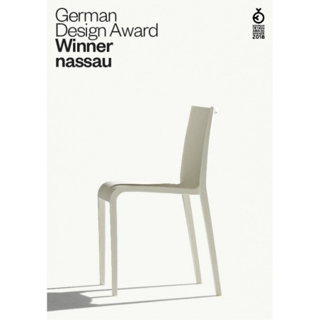 Set mit 4 Nassau 533 Stühlen