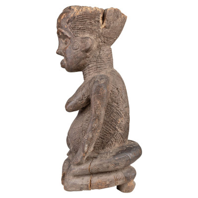 Dengese-Ahnen-Skulptur