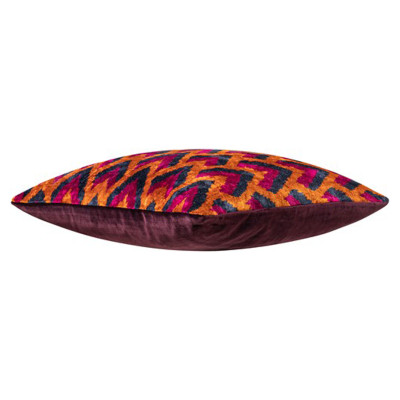 Ikat pude med zigzag-mønster