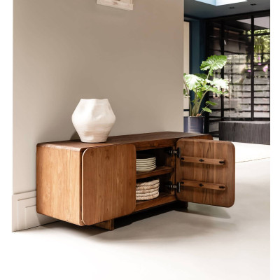 Tess kolmeukseline seina- või põrandapuhvetkapp