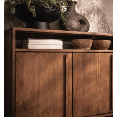 Aparador contorneado con 3 puertas