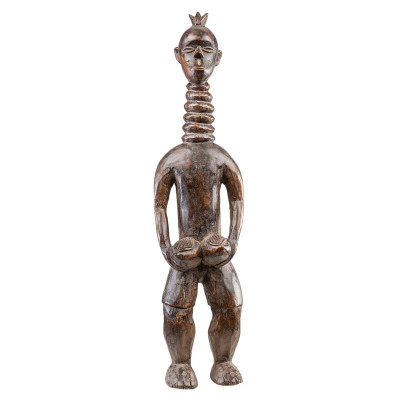 Ženska skulptura s produženim vratom