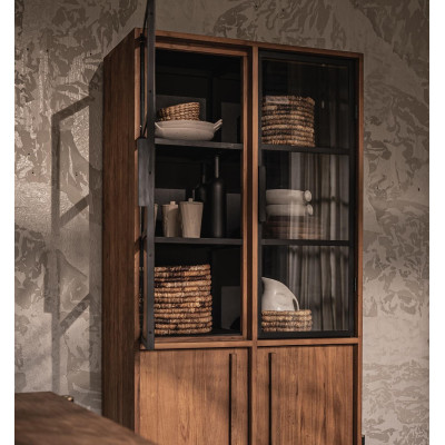 Vázlatos szekrény 4 ajtóval és 1 polccal