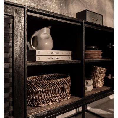 Karma tálaló 3 ajtóval és 2 polccal