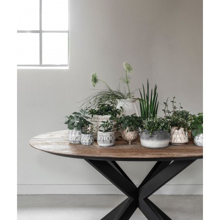 Shape Round Dining Table