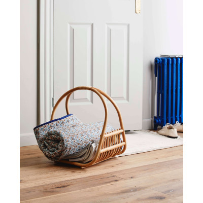 Roa basket with handle