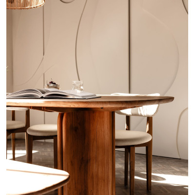 Linea dining table