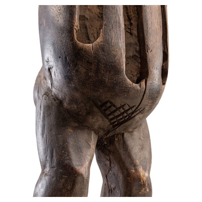 Scultura a tamburo a fessura Mende