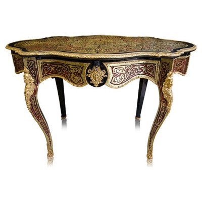 Tavolo Boulle con decoro rosso e dorato