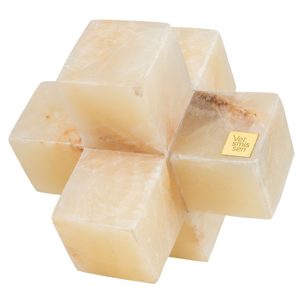 “Wavebreaker Onyx” skulptūra