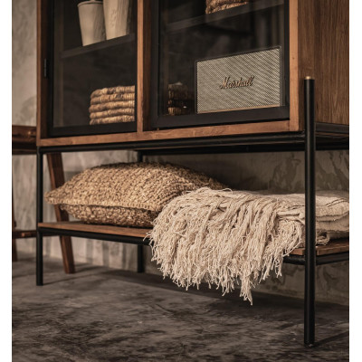 Apibrėžti spinta su 2 stiklinėmis durimis