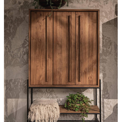 Kontūras skapis ar 3 durvīm un 1 plauktu