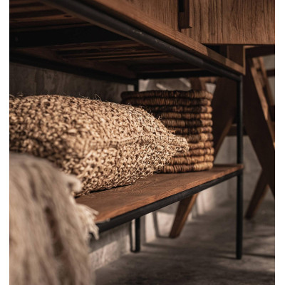 Kontūru bufete ar 3 durvīm un 1 atvērtu plauktu