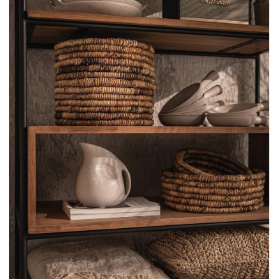 Kontūra atvērts skapis