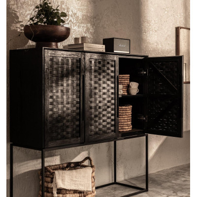 Karma skapis ar 3 durvīm