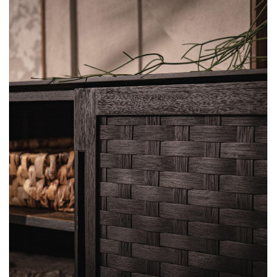 Karma bufete ar 3 durvīm