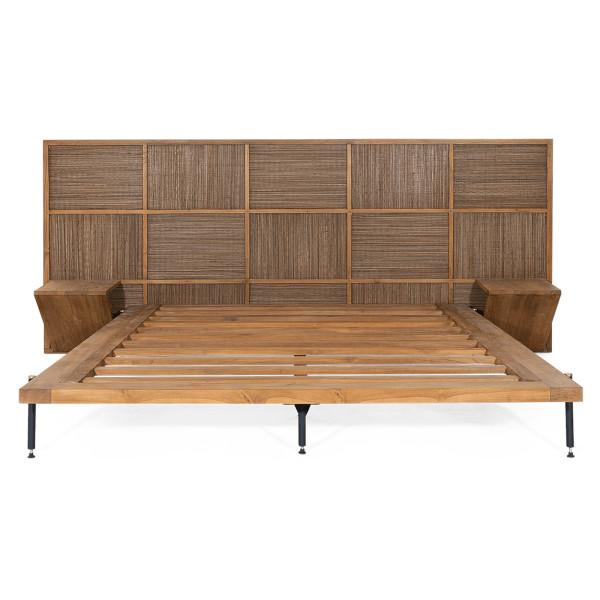 Coco gulta ar naktsgaldiņu