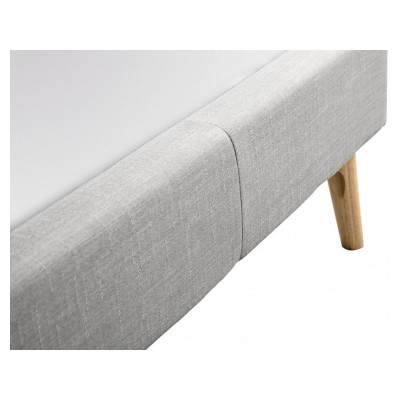 Scandinavisch bedframe Bjorn in stof met houten poten