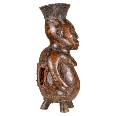 Box vrouwelijke sculptuur