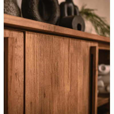 Kontur kredens z 3 drzwiami