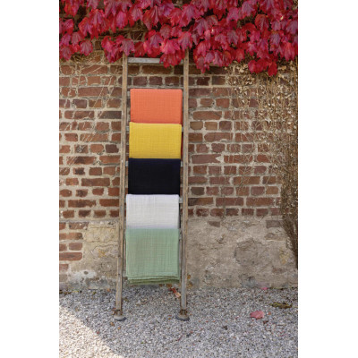 Manta reciclada Lisa