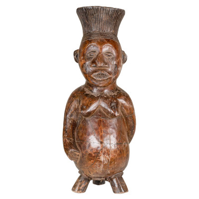 Sculptură feminină în cutie