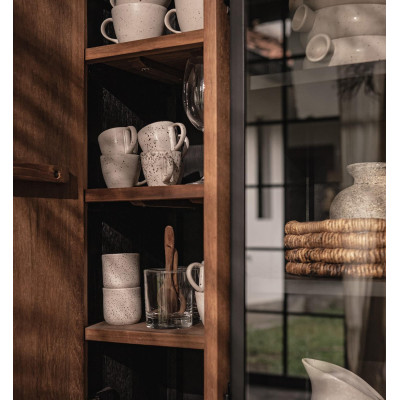 Disposition garderob med 3 dörrar och 2 glas