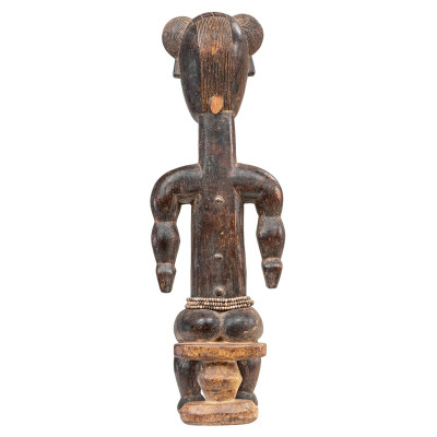 Skulptura lagune s figuro Attye