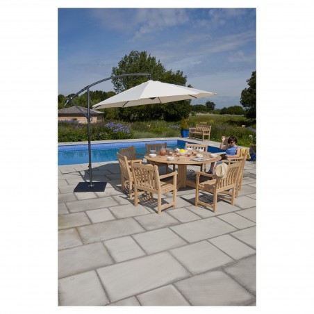 Bengálsky okrúhly stôl v roble a kruhových lamiel